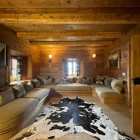 Privatunterkunft Luxury Cortina