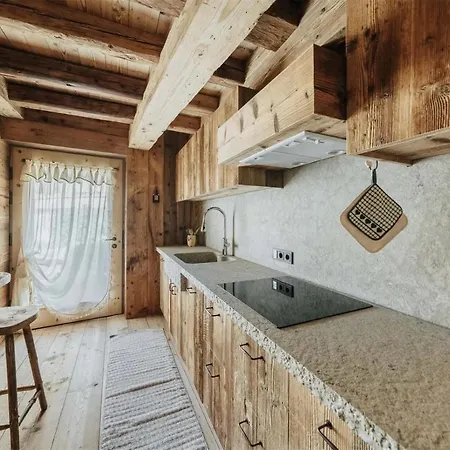 Luxury Cortina منزل للإقامة
