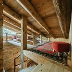 Rum i privatbostad Luxury Cortina