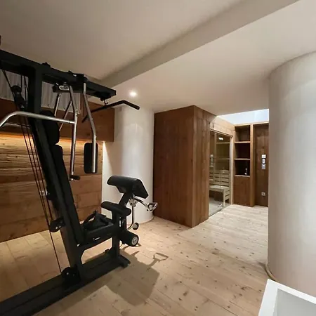 Luxury Cortina Homestay