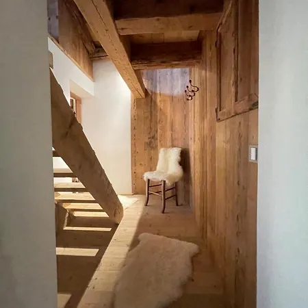 Luxury Cortina Homestay