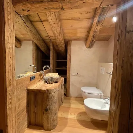 Luxury Cortina Homestay *