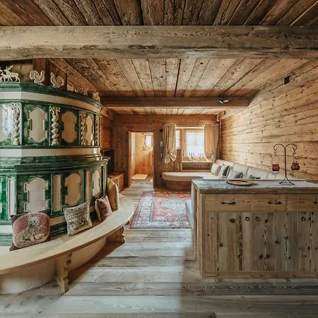 Luxury Cortina كورتينا دامبيتزو