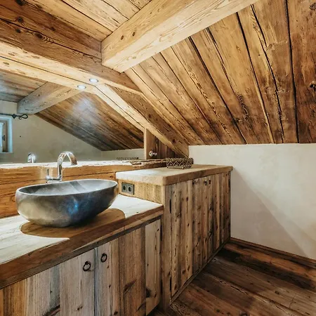 Homestay Luxury Cortina *